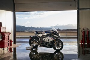P90254413 lowRes bmw-hp4-race-04-2017